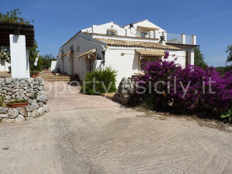 Huis op het platteland in Noto