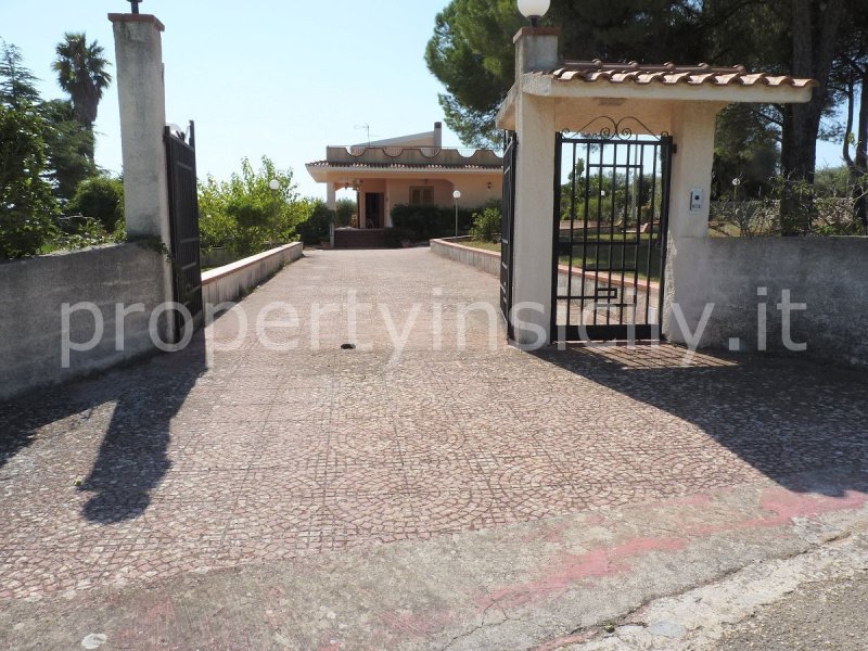 Villa in Solarino