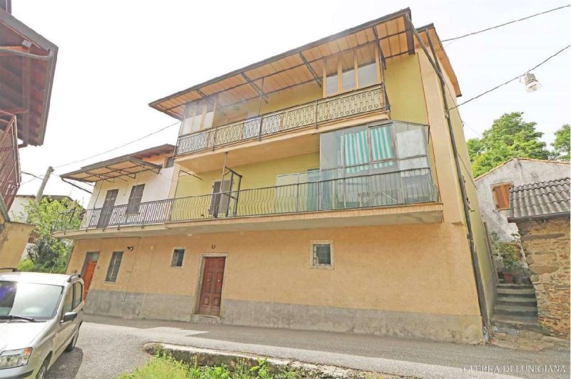 Semi-detached house in Mulazzo