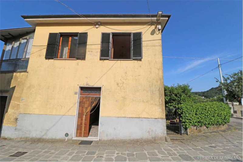 Vrijstaande woning in Pontremoli