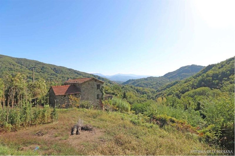 Farmhouse in Tresana