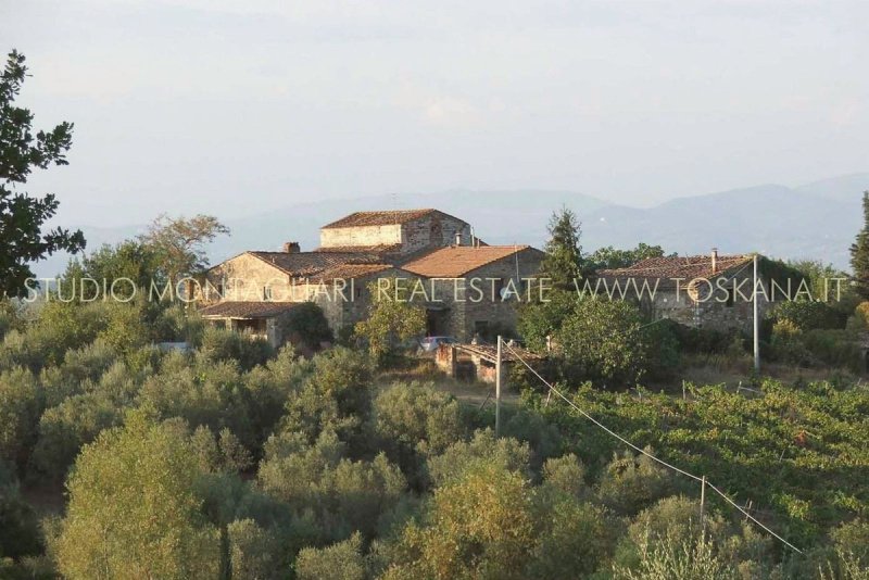 Kleines Dorf in San Casciano in Val di Pesa