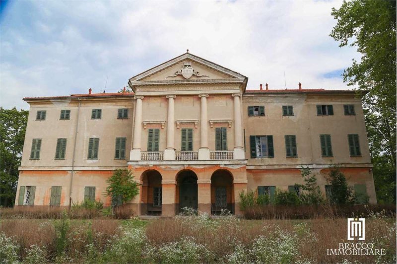 Villa in Cairo Montenotte