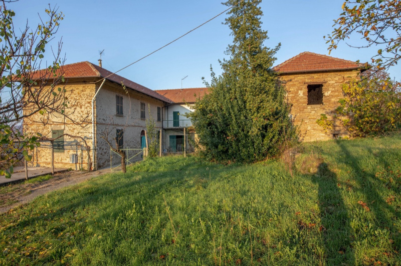 Bauernhaus in Perletto