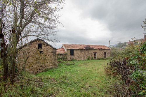 Klein huisje op het platteland in Cortemilia