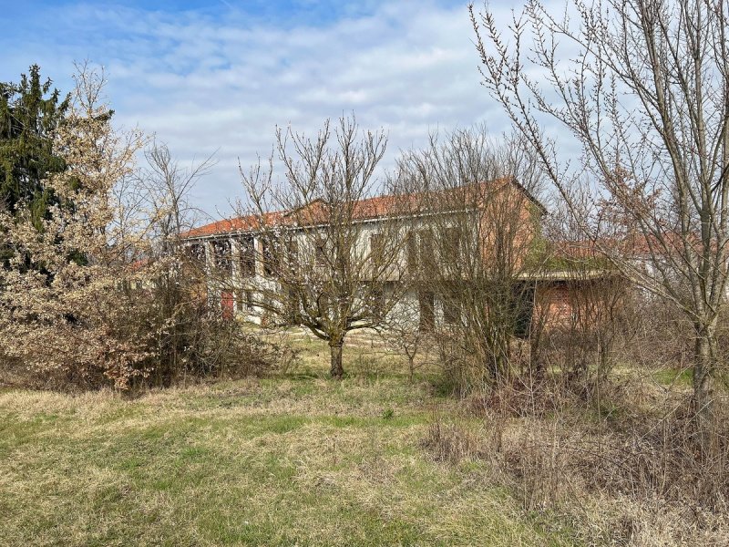 Farmhouse in Tigliole