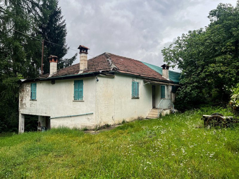 Detached house in Cortemilia