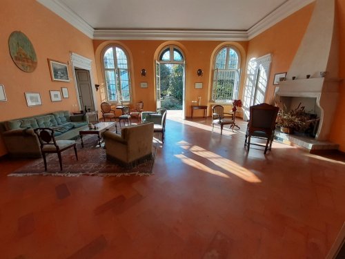 Villa a Bagnolo in Piano