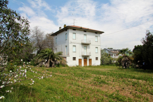 House in Ortezzano