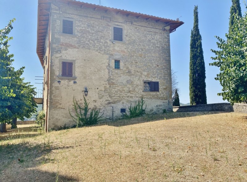 Historiskt hus i Montone