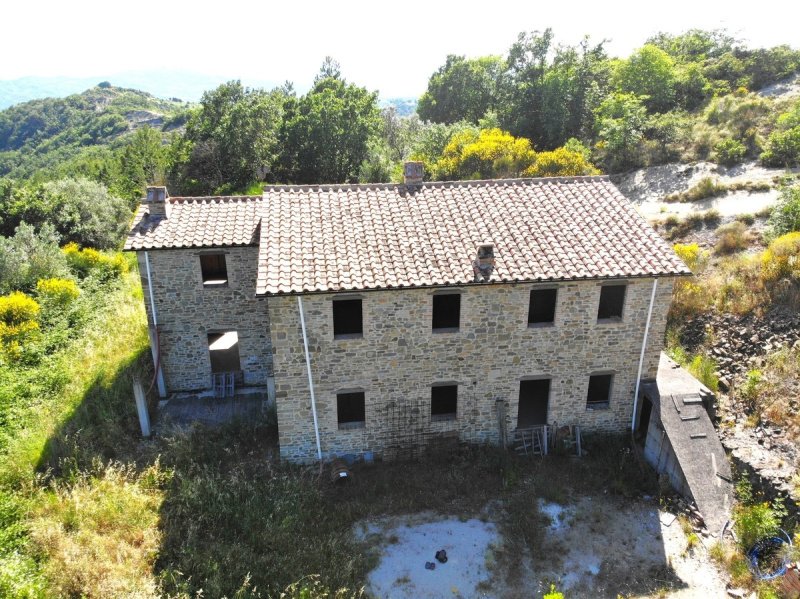 Farmhouse in Montone