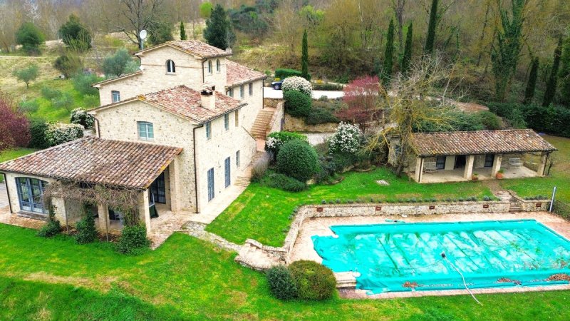 Maison de campagne à Montone
