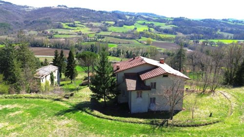 Solar em Montone