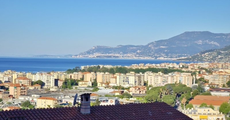Villa en Vallecrosia