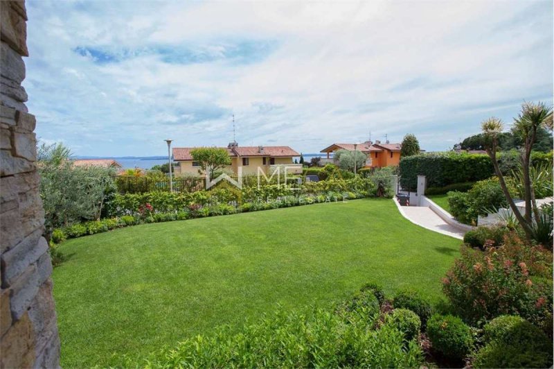 Apartment in Padenghe sul Garda