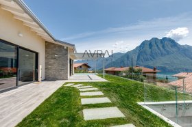 Villa en Riva di Solto