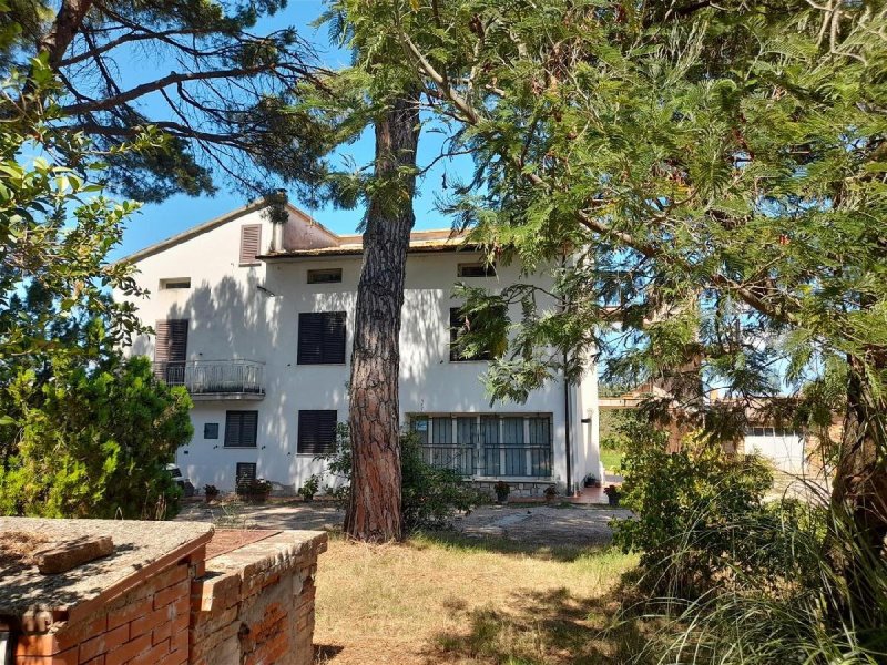 Casa indipendente a Castiglione del Lago