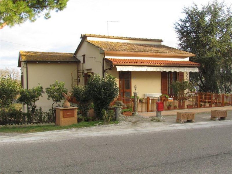 Casa indipendente a Castiglione del Lago