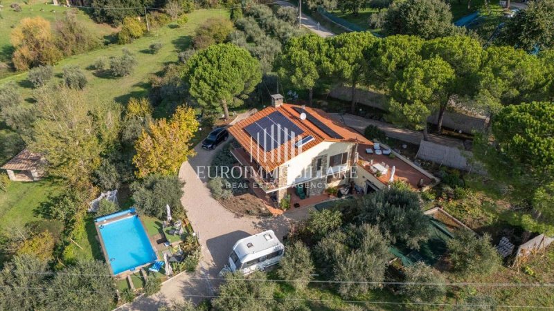 Villa in Passignano sul Trasimeno