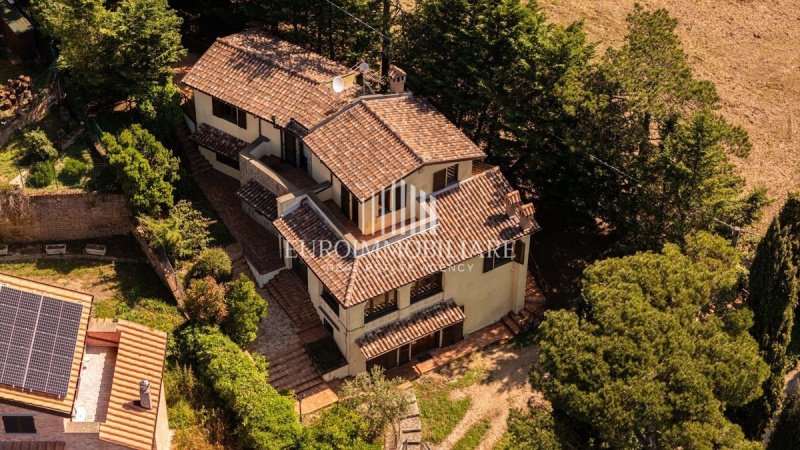 Moradia em Passignano sul Trasimeno