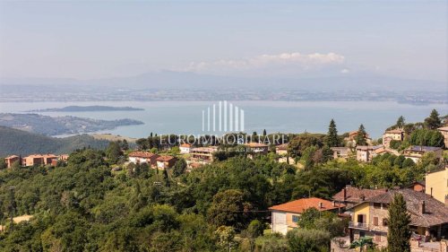 Villa à Passignano sul Trasimeno