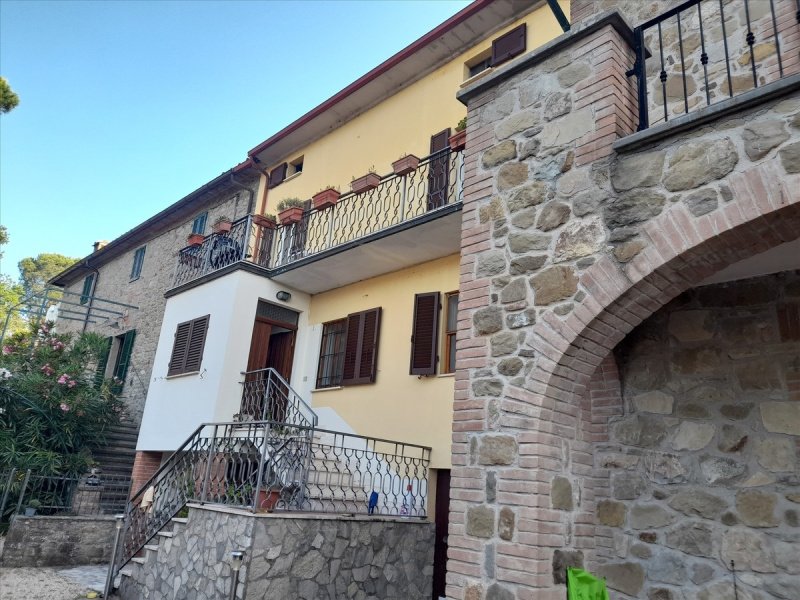 特拉西梅诺湖畔托罗半独立房屋