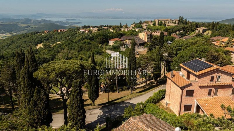 Вилла в Пассиньяно-суль-Тразимено