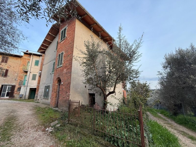 Half-vrijstaande woning in Castiglione del Lago