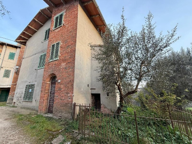 Half-vrijstaande woning in Castiglione del Lago