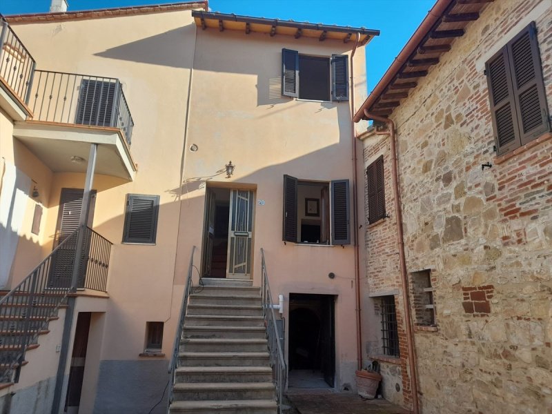 Half-vrijstaande woning in Castiglione del Lago