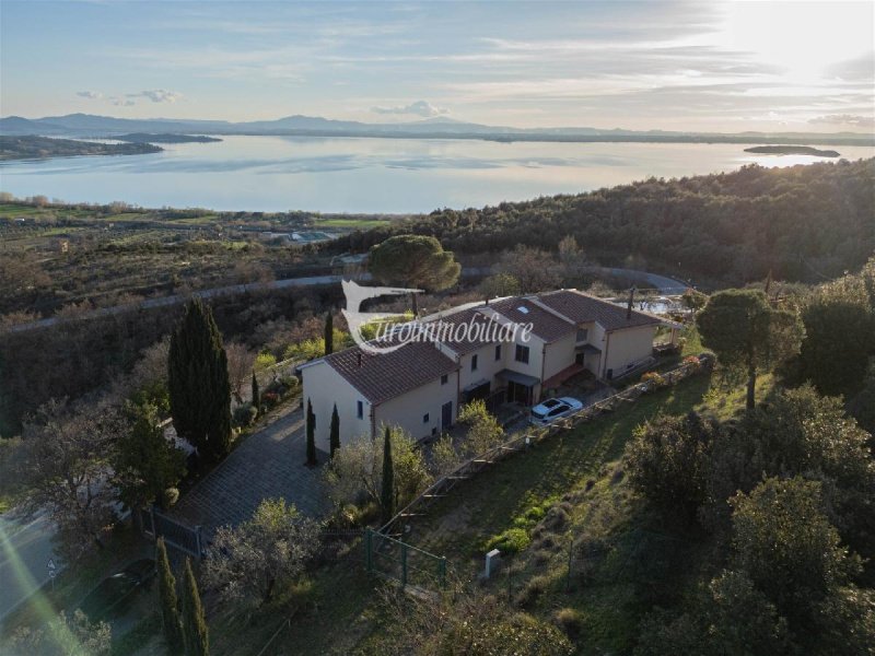 Villa in Passignano sul Trasimeno