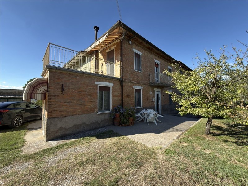Half-vrijstaande woning in Castiglione del Lago