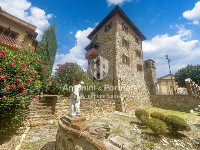 Top-to-bottom house in Panicale