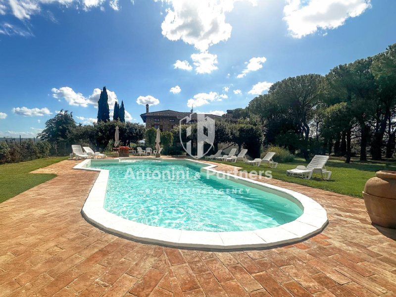 Отдельно стоящий дом в Кастильоне-дель-Лаго