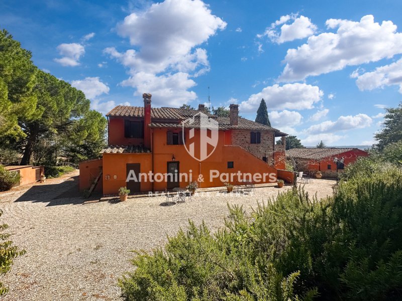 Отдельно стоящий дом в Кастильоне-дель-Лаго