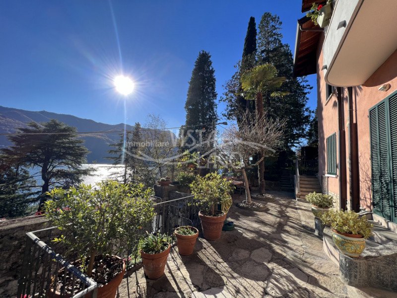 Villa in Carate Urio