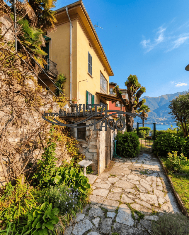 Villa i Carate Urio