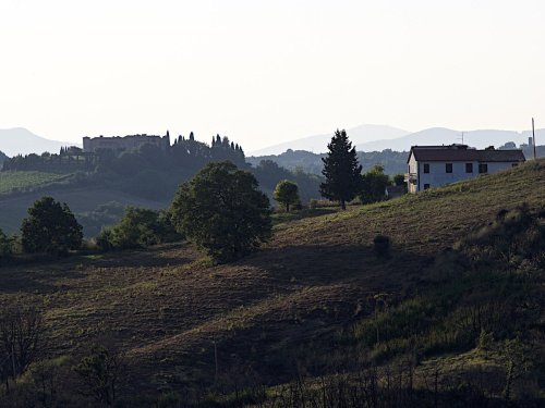 Klein huisje op het platteland in Cinigiano