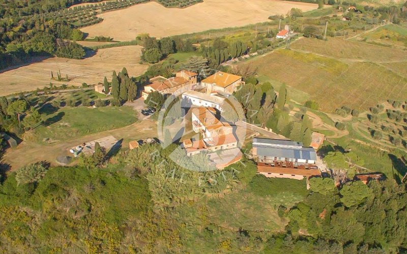 Kleines Dorf in Rosignano Marittimo
