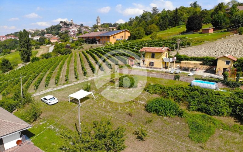 Villa a Monforte d'Alba