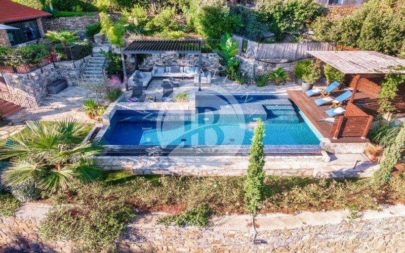 Villa in Cervo
