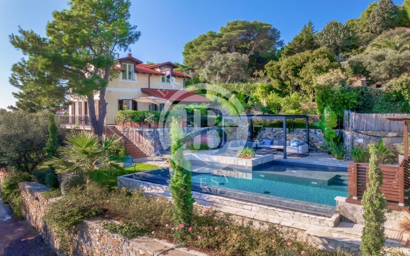 Villa in Cervo