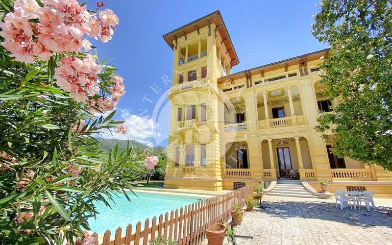 Villa in Barga