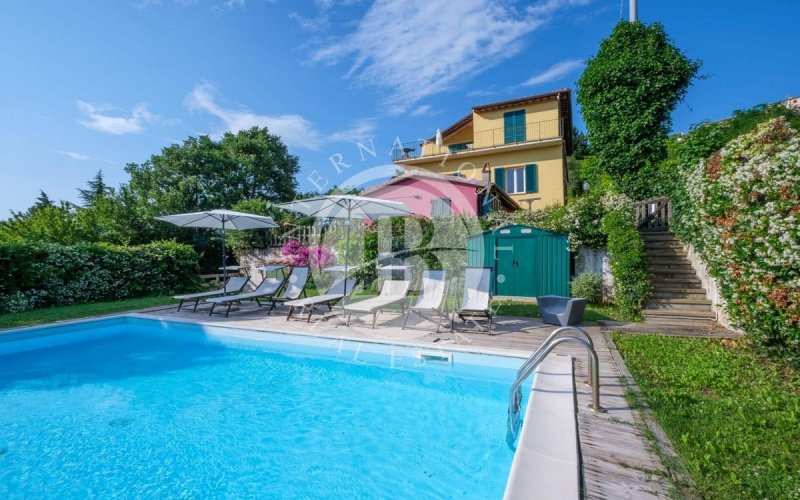 Villa a Castellina Marittima