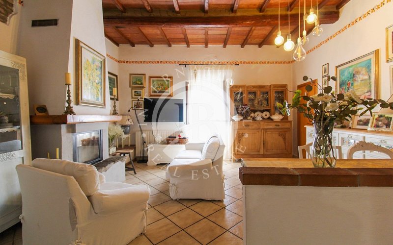 Onafhankelijk appartement in Castellina Marittima