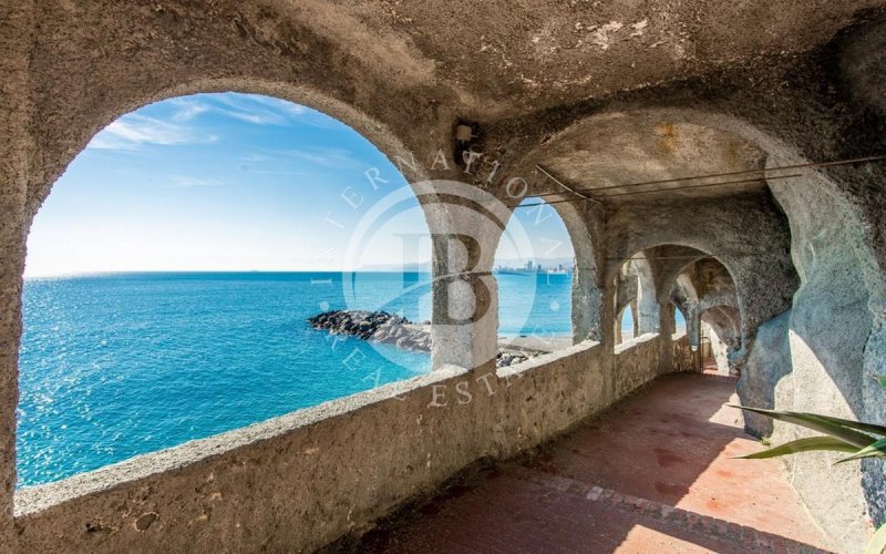 上阿尔比索拉别墅