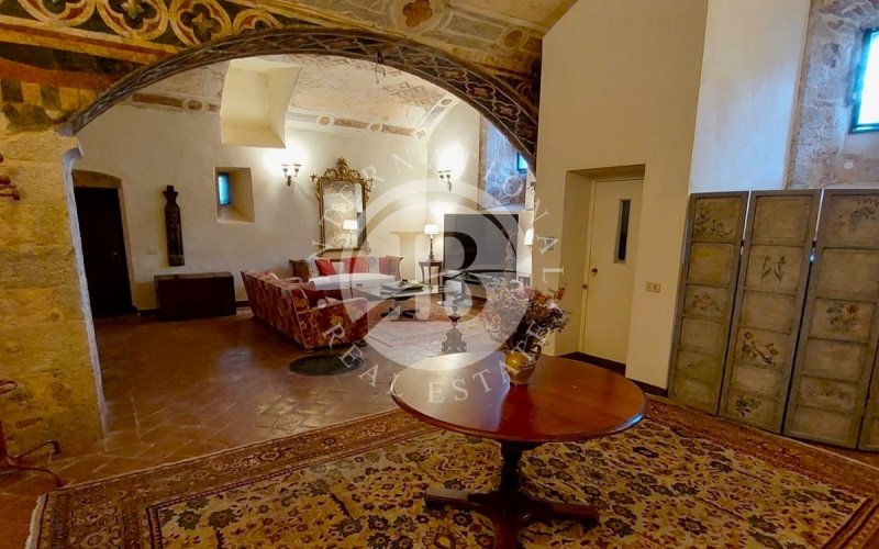 Historisk lägenhet i Monteriggioni