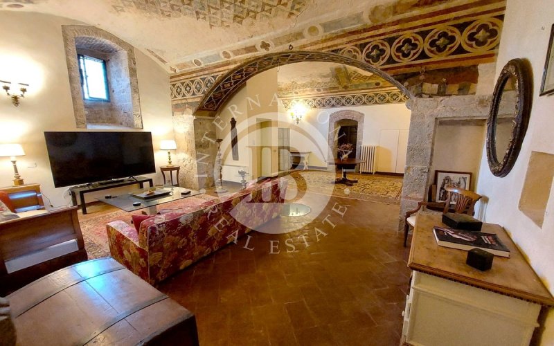 Historisk lägenhet i Monteriggioni