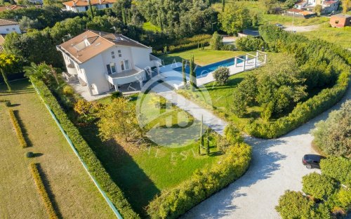 Villa a Forte dei Marmi