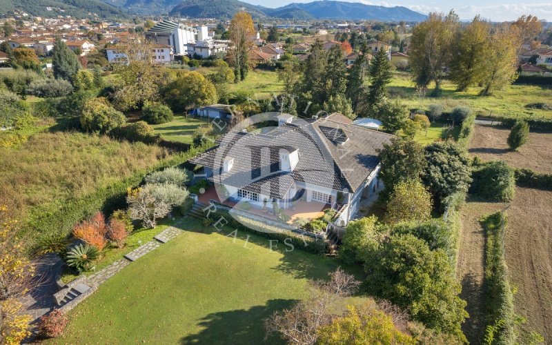 Вилла в Пьетразанта